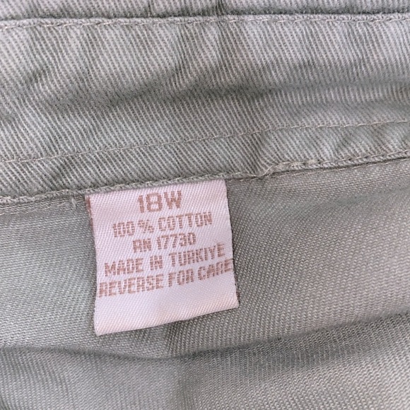 Green button down shirt size 18W - Picture 4 of 4